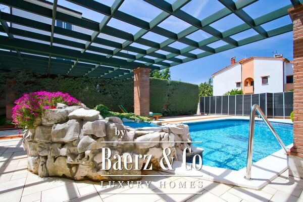 photo 11 Poreč, exclusive villa with 430 m2, attractive location