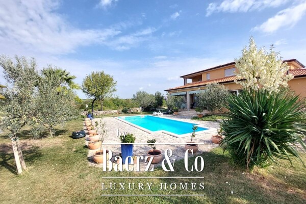 photo 4 Galižana, house with a beautiful garden and swimming pool