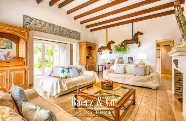 photo 13 IMPRESSIVE SEA-FRONT VILLA IN CALAN BLANES