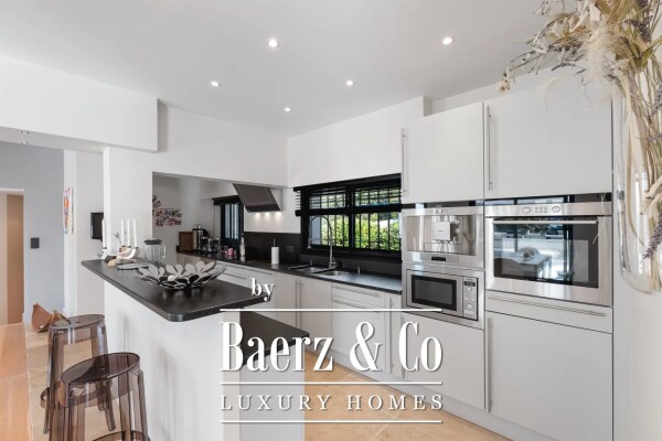 photo 15 Magnificent Californian Villa Offering  Breathtaking View