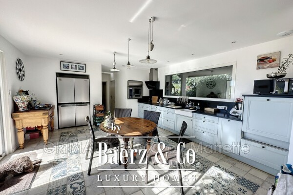 photo 10 Beautiful Recent Villa with Open Views, Tranquility, and Poo