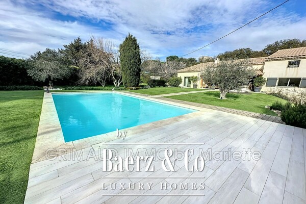photo 5 Within walking distance of the village – Stunning Villa with