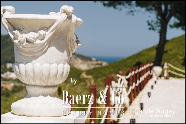 photo 7 Authentic Villa facing the Golf Course