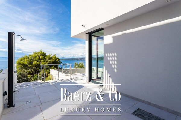 photo 9 Brela, a modern villa with a panoramic view