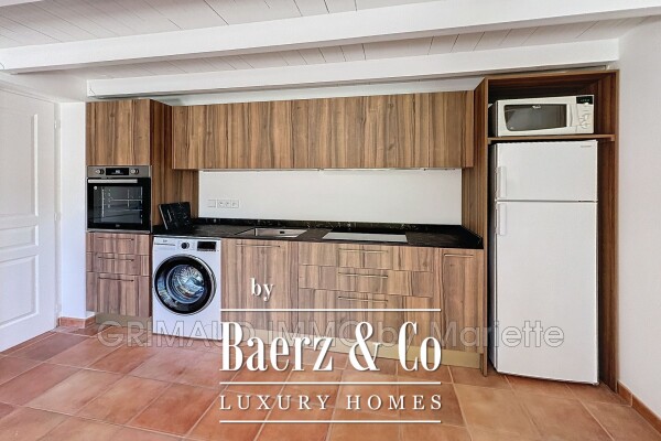 photo 10 Charming house in a quiet area, 3 bedrooms, pool, and large