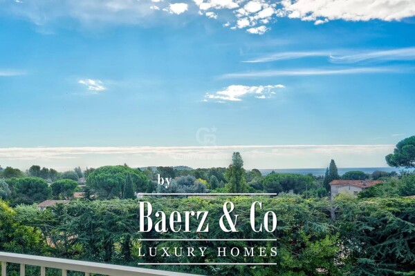 photo 21 Beautiful property with sea views