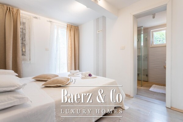 photo 14 Seget Donji, exceptional property with two buildings, swimming pool, jucuzzi and garden