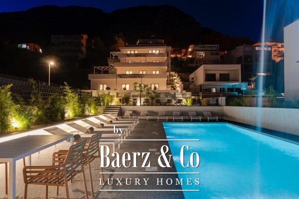 photo 3 Omiš, luxurious residential building with a swimming pool and a beautiful view of the sea