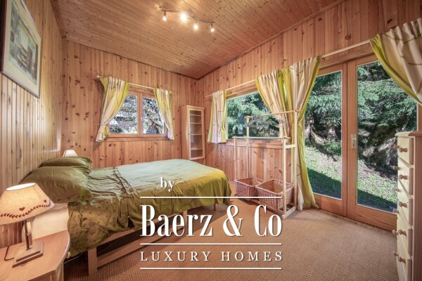 photo 11 TRADITIONAL SAVOYARD STYLE - 6 BEDROOM CHALET