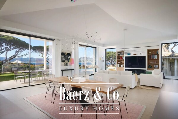 photo 5 Sea view within walking distance of the village of Saint-Tropez