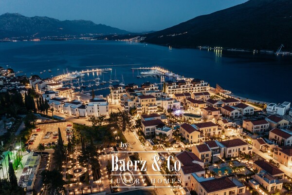 photo 4 Luxurious Three Bedroom Apartment with a Seaview