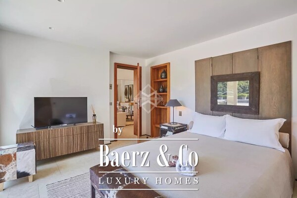 photo 9 Property in a waterfront area