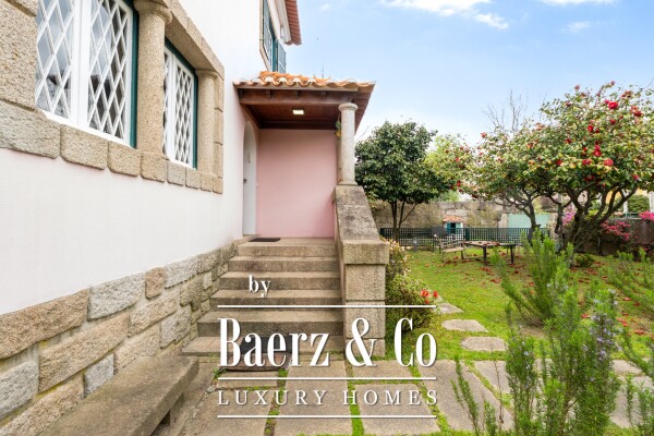 photo 32 Timeless Elegance in the Heart of Hollywood