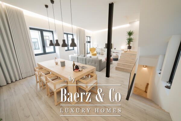 photo 1 1930s building downtown Porto