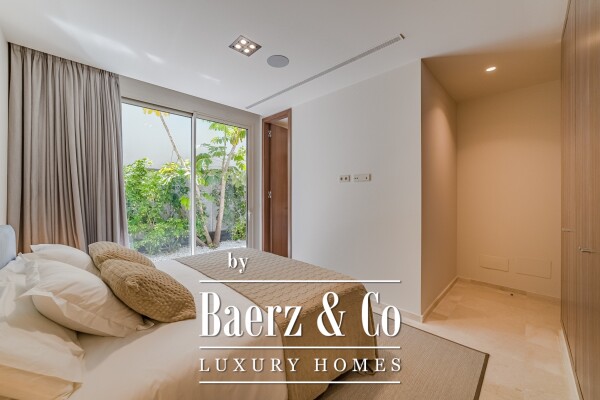 photo 8 Exceptional Luxury Villa Just Steps from the Beach