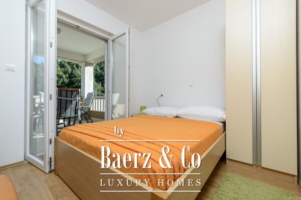 photo 18 Blace, first row to the sea, residential building