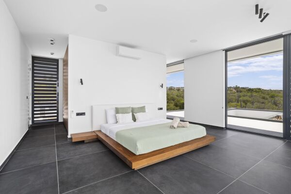 photo 21 Crown West 207