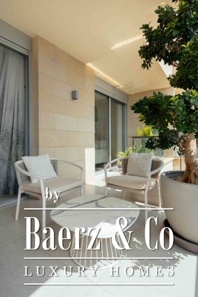 photo 13 Spacious apartment with sea views, parking and pool