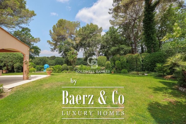 photo 10 ELEGANT VILLA IN A PRIVATE ESTATE WITH GOLF VIEW