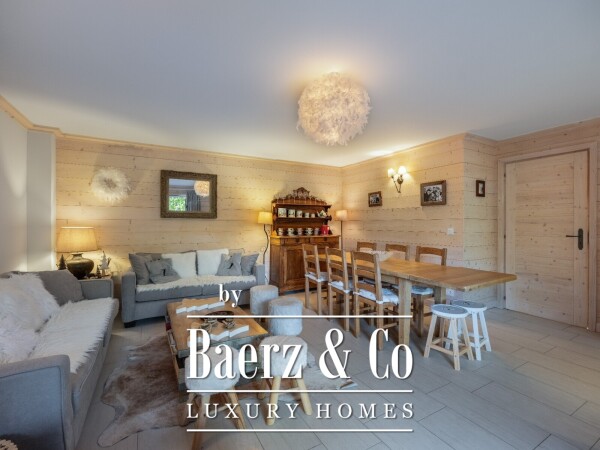 photo 3 South-facing, fully renovated 4-bedroom apartment