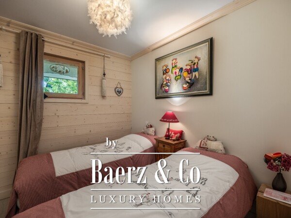 photo 8 South-facing, fully renovated 4-bedroom apartment