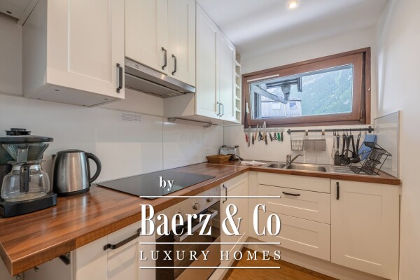 photo 4 Bright 1-Bedroom Apartment plus Sleeping Alcove in the Heart of Chamonix Mont-Blanc