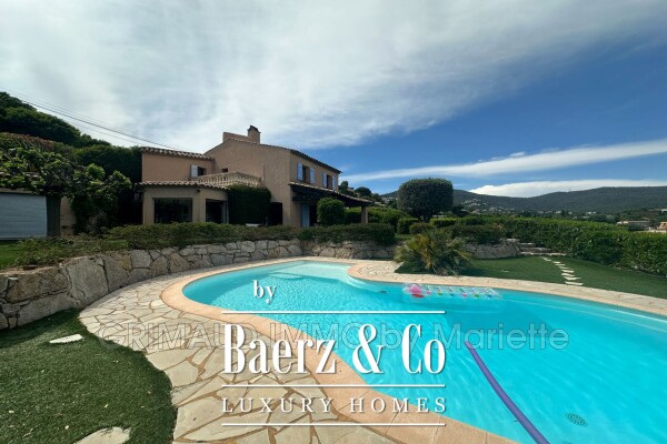 photo 3 Sea View Villa in a Prestigious Estate with a Swimming Pool