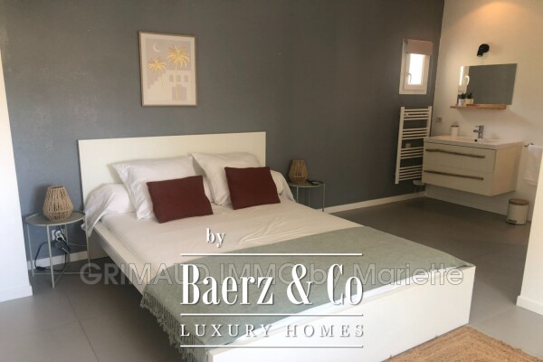 photo 17 South-facing villa with pool, close to the center of Sainte-