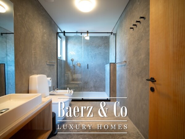 photo 7 Fully Renovated & Exclusive building