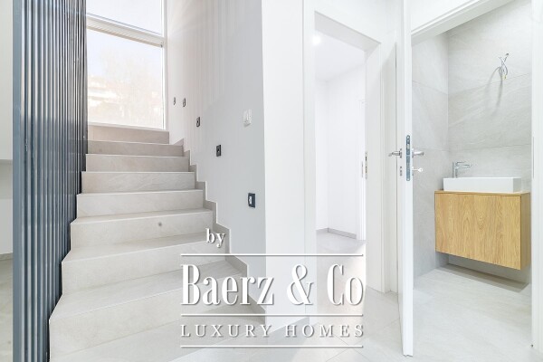 photo 4 Zagreb, Mlinovi, luxurious four-room apartment 152 m2 in a duplex house with a garage