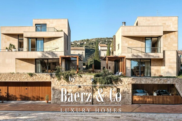 photo 3 Klis, a modern villa with a swimming pool under construction