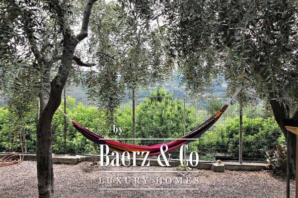 photo 6 2 x Villa for sale 350 m² (ca. 1975) + 125 m² (2006)