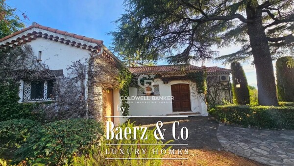 photo 2 Sea view in complete tranquility, just steps from the town center.