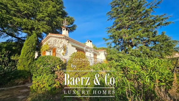 photo 3 Sea view in complete tranquility, just steps from the town center.