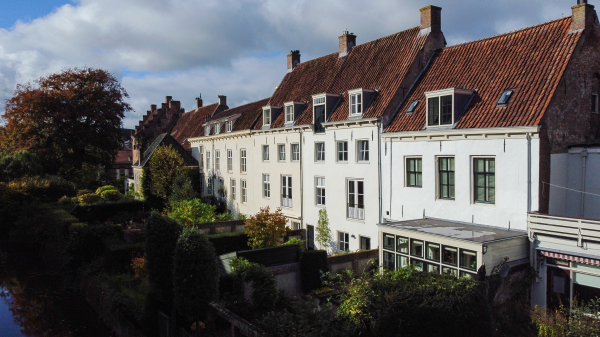 photo 41 Muurhuizen 37