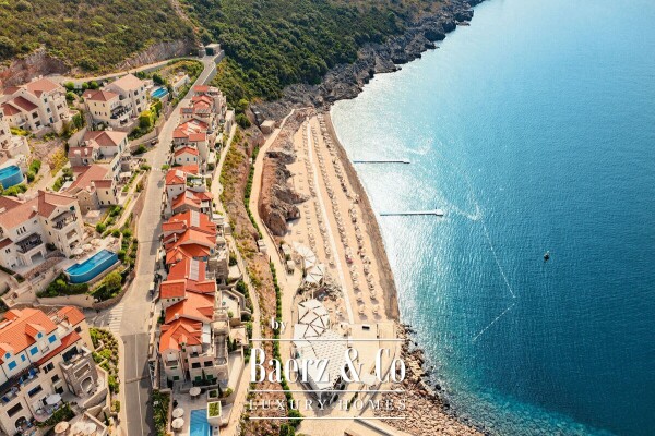 photo 2 Luxurious Apartment in Montenegro