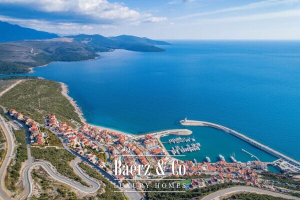photo 3 Luxurious Apartment in Montenegro
