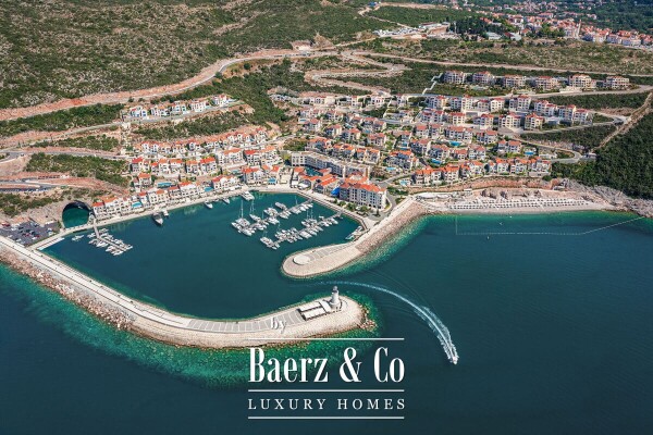 photo 4 Luxurious Apartment in Montenegro