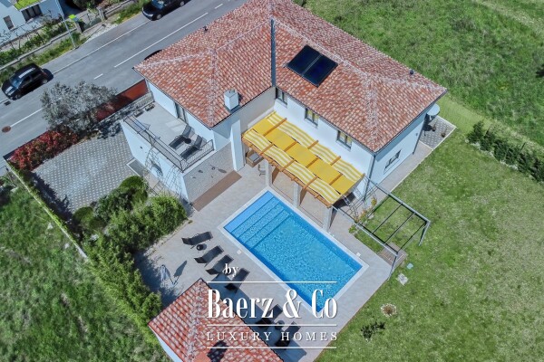 photo 3 Pula, Veli Vrh - beautiful detached house with pool and garage, 225 m² - spacious garden