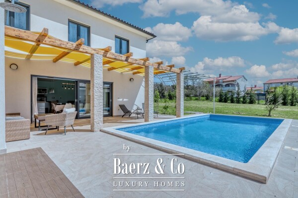 photo 10 Pula, Veli Vrh - beautiful detached house with pool and garage, 225 m² - spacious garden