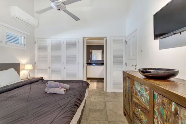 photo 11 Oceanfront Living in the Heart of Kralendijk