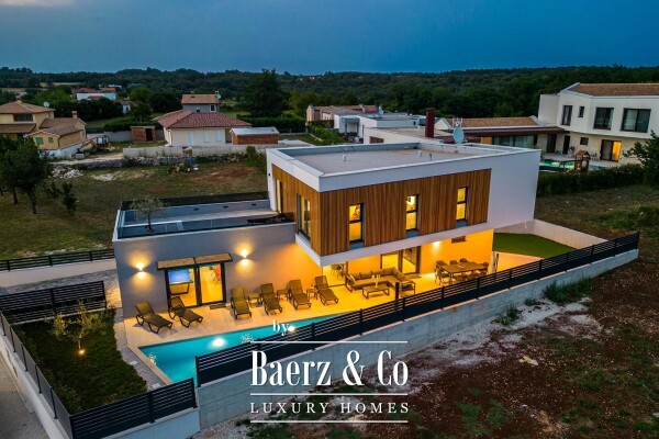 photo 1 Istria, Svetvinčenat, luxury villa with pool