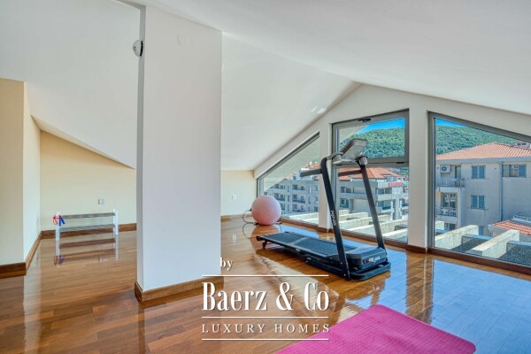 photo 14 Duplex Penthouse with a Garage in Budva