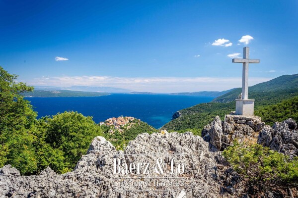 photo 14 Cres, Beli, investment opportunity, guesthouse with 13 rooms, owner’s apartment, 14 bathrooms