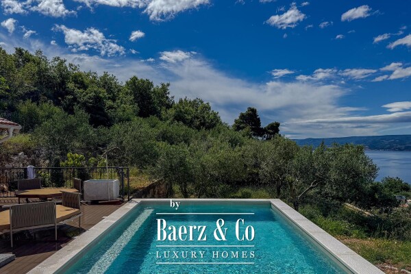 photo 1 Omiš, Krilo Jesenice, house with swimming pool and summer kitchen