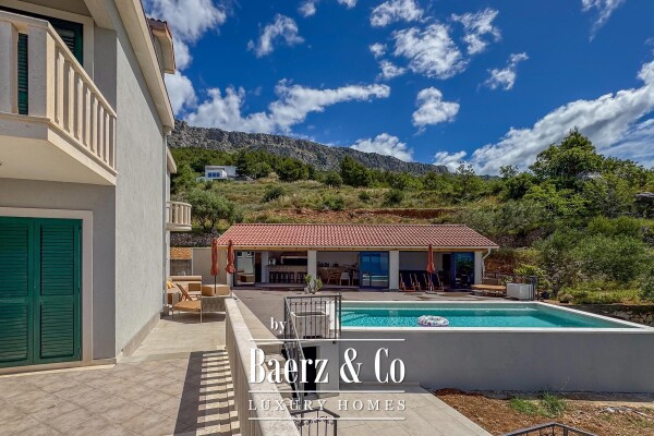 photo 7 Omiš, Krilo Jesenice, house with swimming pool and summer kitchen