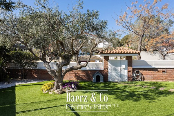 photo 8 Independent house with a pool, garden, and large terraces in La Plana – Bellsoleig