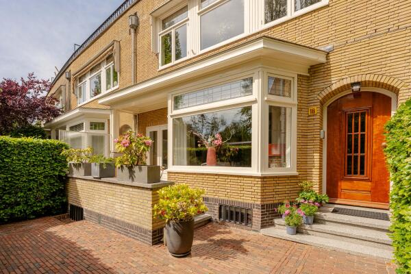 photo 2 Diepenbrockstraat 18