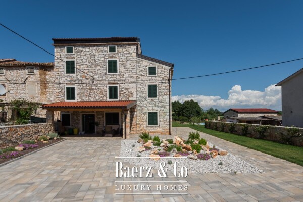 photo 11 Istria, Umag, authentic Istrian stone house 260 m², surrounded by greenery, 1349 m² garden