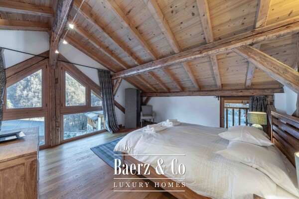 photo 4 RENOVATED 5-BEDROOM CHALET IN A QUIET VILLAGE